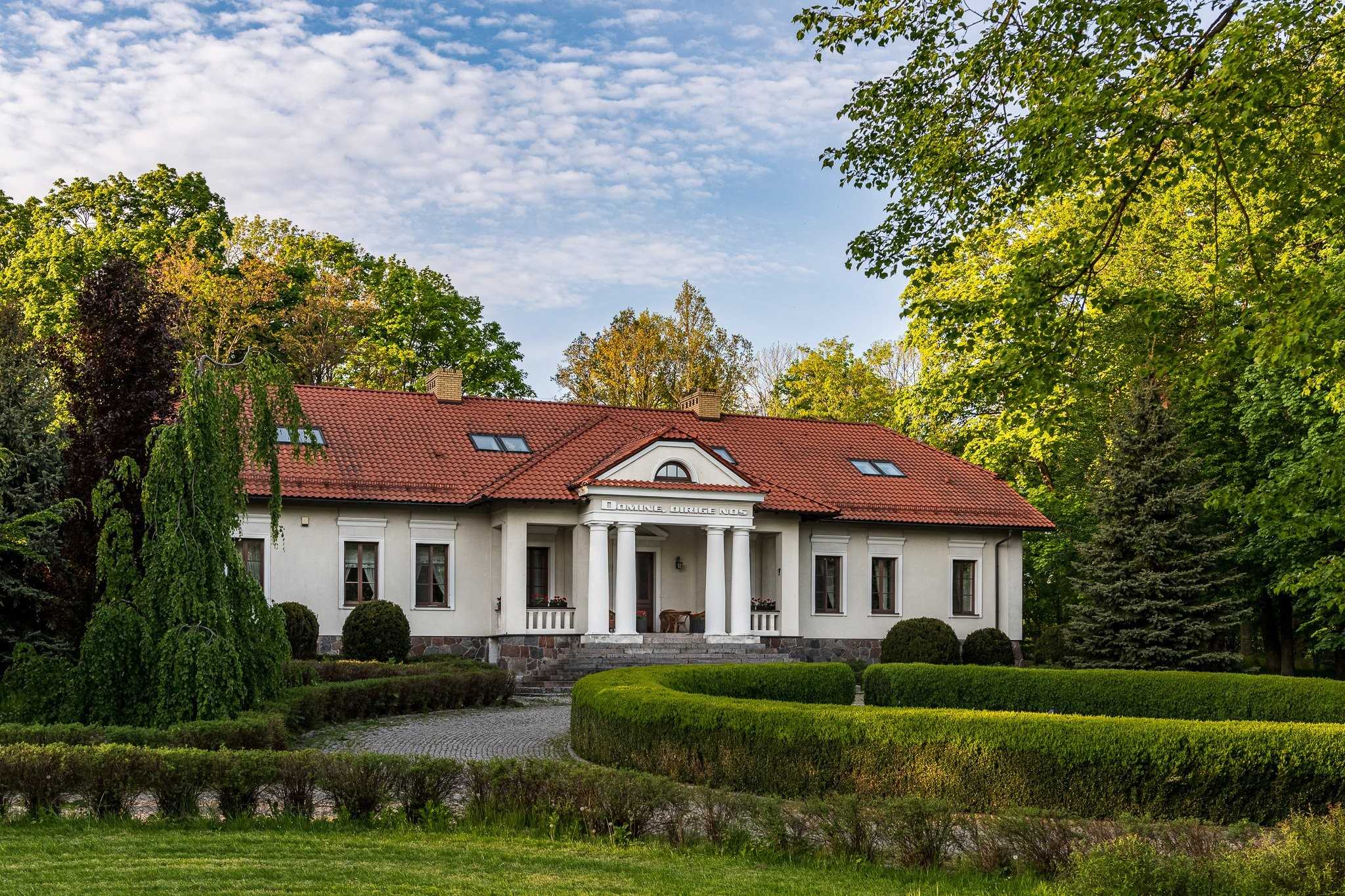 Fotos Restauriertes Herrenhaus - Przedborz / Lodz