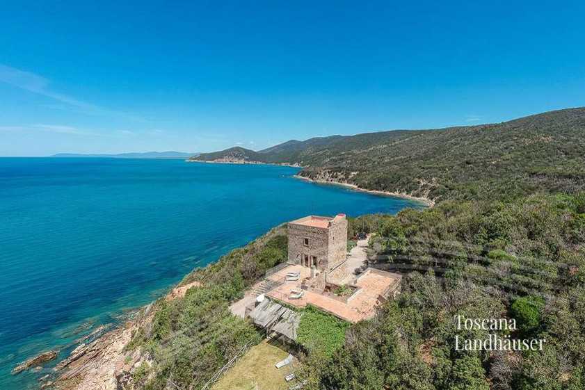 Fotos Toskana: Wohnen in einem historischen Turm am Meer