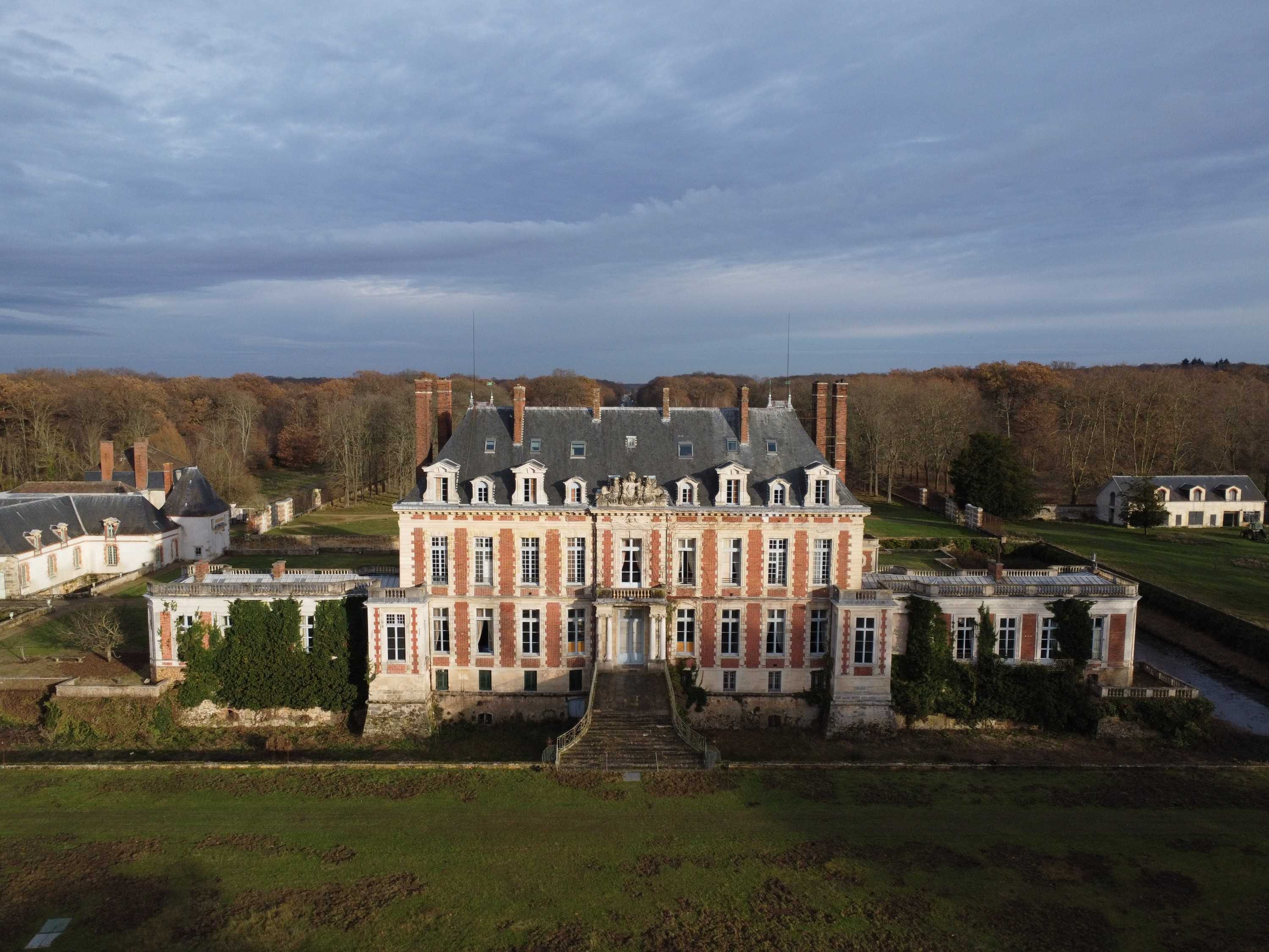 Fotos Prächtiges Schloss Nähe Paris mit 59 Hektar Land