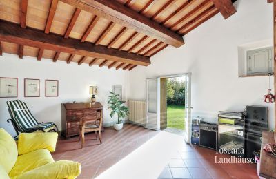 Landhaus kaufen Castagneto Carducci, Toskana, RIF 3057 Zimmer mit Zugang zum Garten