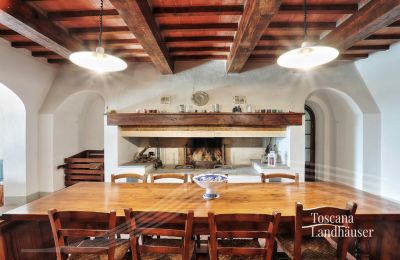 Landhaus kaufen Castagneto Carducci, Toskana, RIF 3057 Essbereich mit Kamin