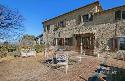 Landhaus kaufen Gaiole in Chianti, Toskana, RIF 3041 Terrasse und Blick auf Haus