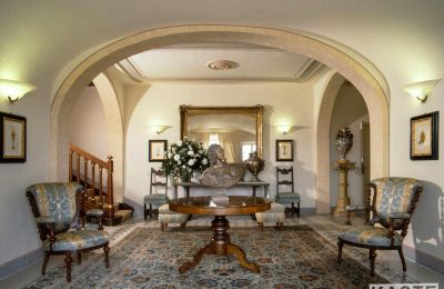 Historische Villa kaufen Lari, Toskana, Eingangshalle