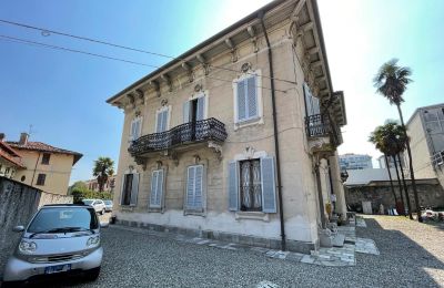 Historische Villa kaufen Verbano-Cusio-Ossola, Intra, Piemont, Seitenansicht