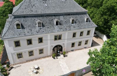 Herrenhaus/Gutshaus kaufen Sędzisław, Dwór w Sędzisławiu, Niederschlesien, Vorderansicht