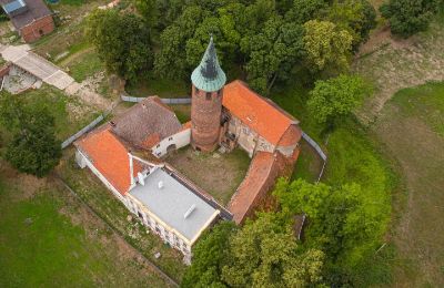 Burg kaufen Karłowice, Zamek w Karłowicach, Oppeln, Drohnenfoto