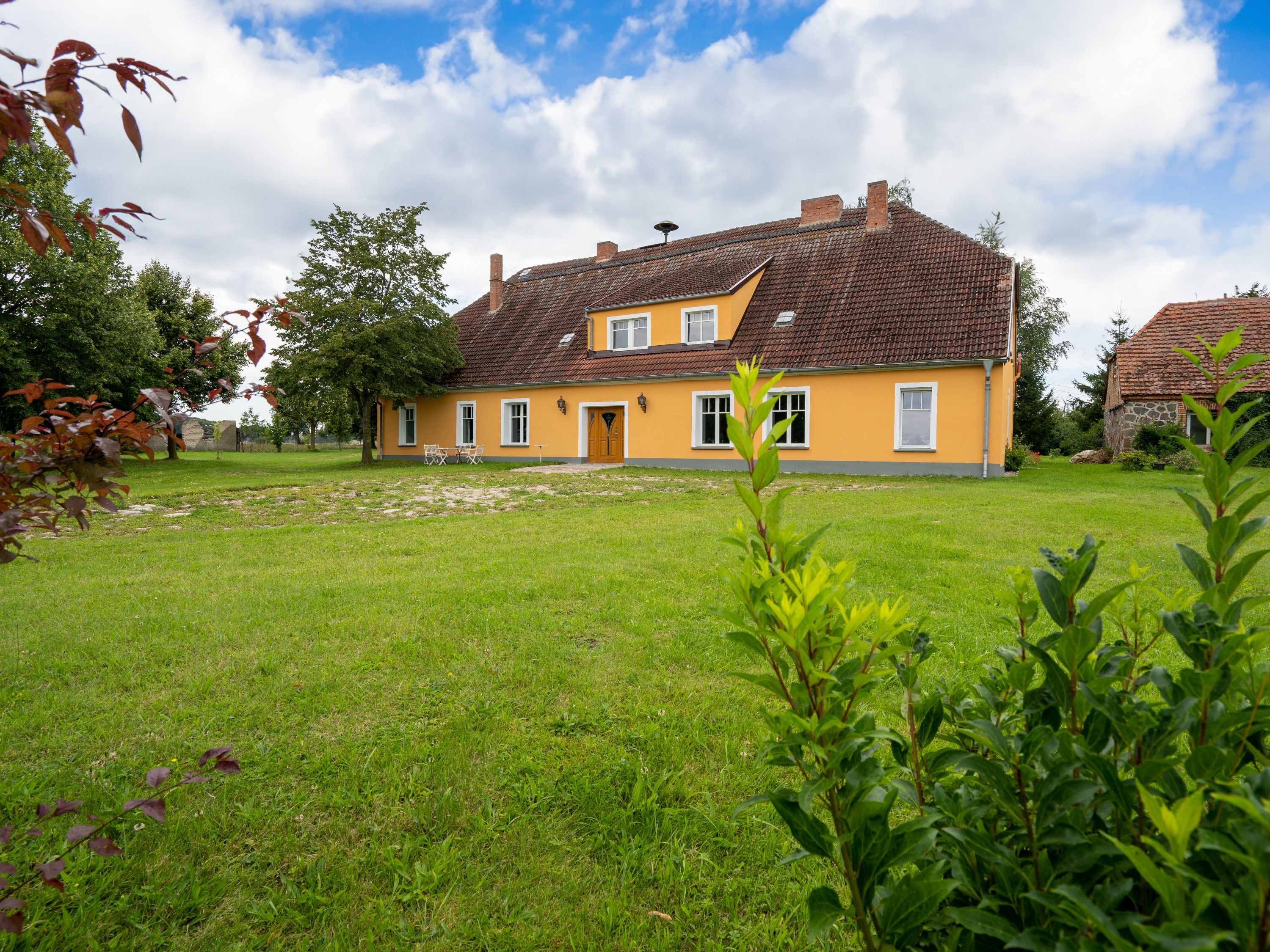 Fotos Mit Bedacht saniertes Gutshaus! Nebengebäude - Ausbaupotenzial - ideal für Aussteiger oder Familien!