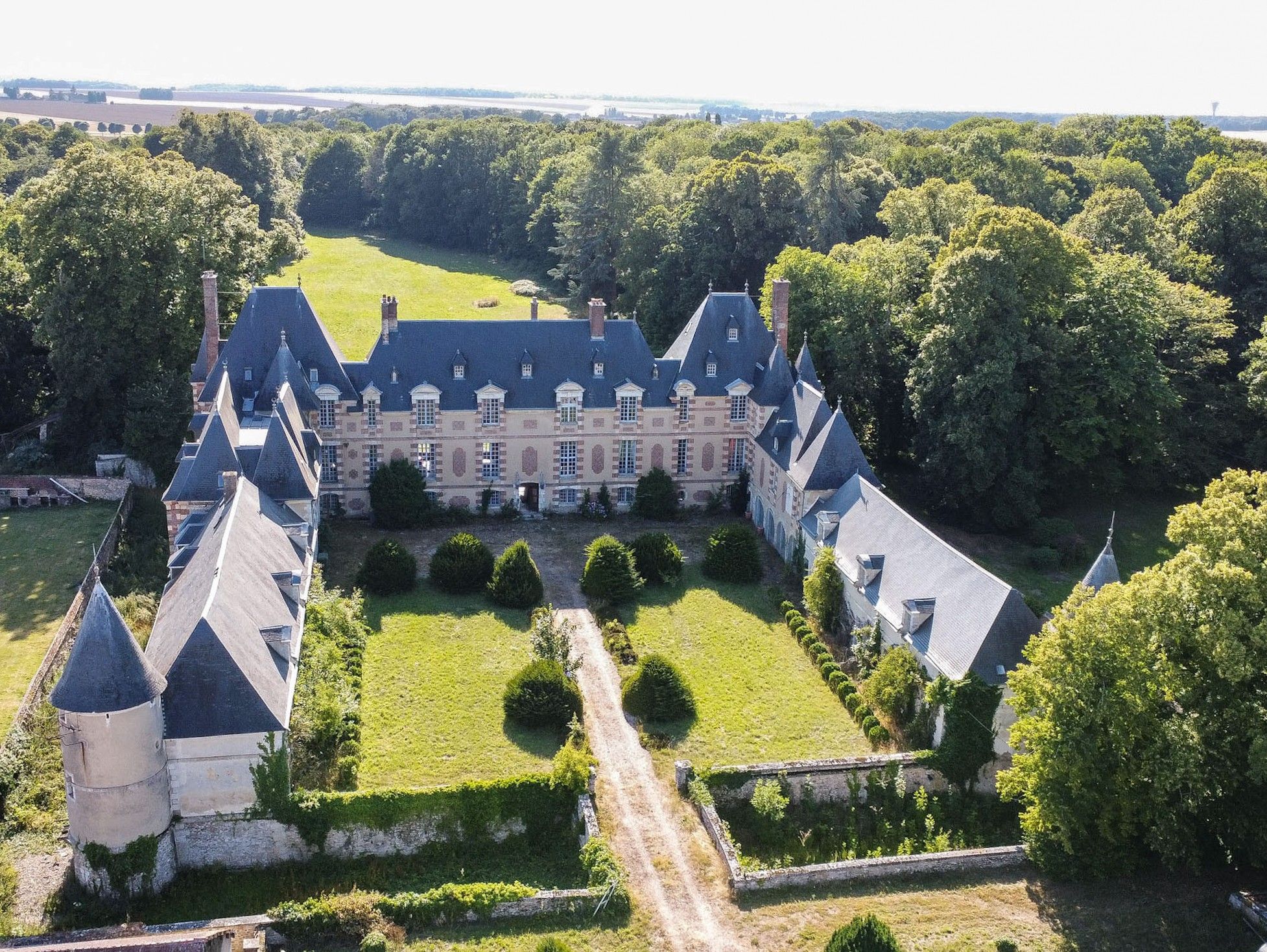 Fotos Château Louis XIII: Schloss in der Normandie bei Paris