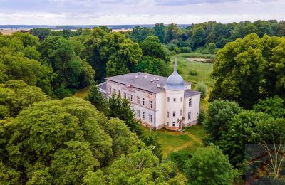 Charakterimmobilien, Westpommern: Herrenhaus mit Teich und Waldgrundstück