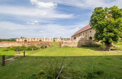 Schloss kaufen Kounice, Zámek Kounice, Středočeský kraj, Nebengebäude