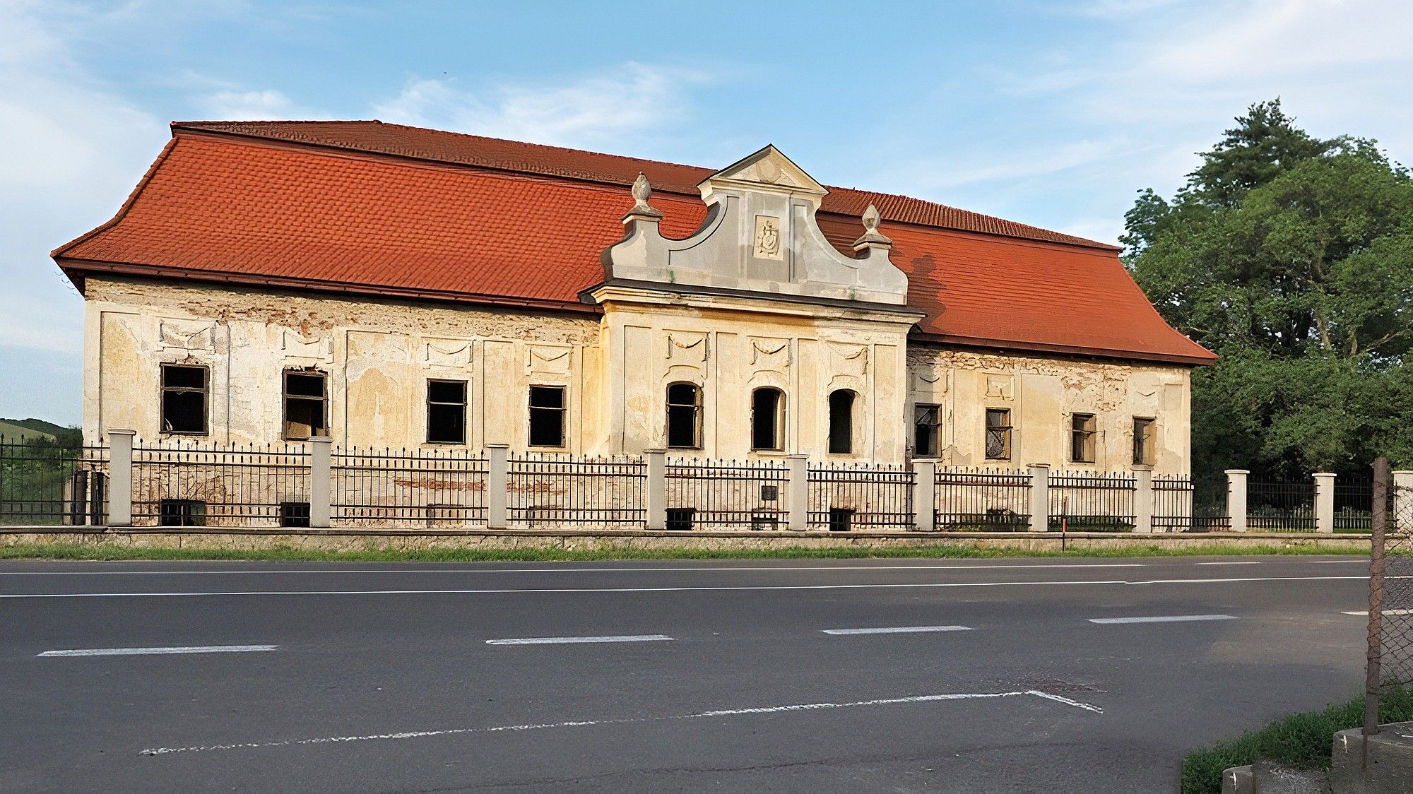 Fotos Entwicklungsprojekt in der Mittelslowakei: Schloss des klassizistischen Barock mit Park