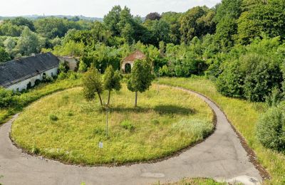 Herrenhaus/Gutshaus kaufen Poręba Żegoty, Ruiny Dworu Szembeków, Kleinpolen, Innenhof