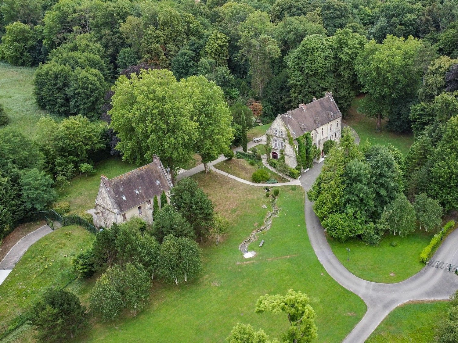 Fotos Mühle aus dem 16. Jahrhundert: Einzigartiges Naturparadies bei Paris