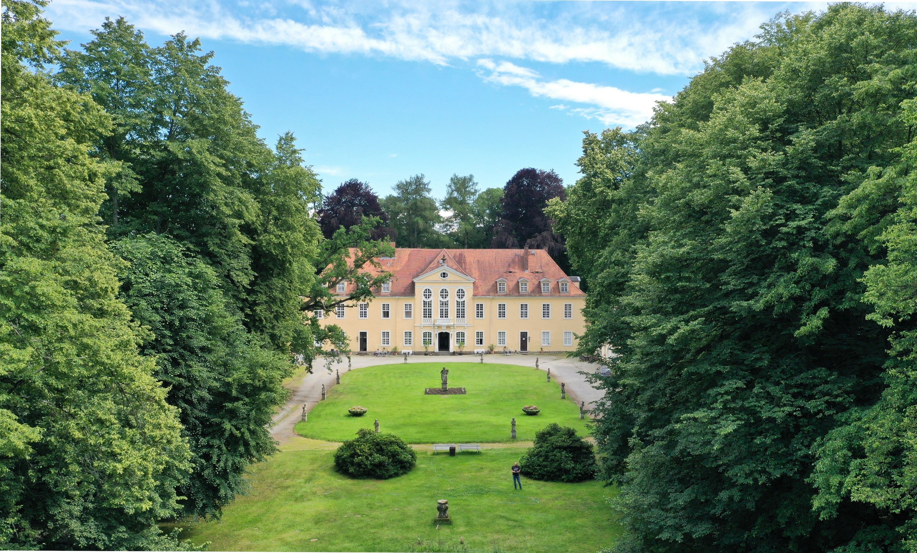 Fotos Barockes Schlossensemble mit historischem Barocksaal in der Nähe von Dresden