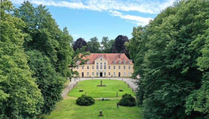 Schloss Oberlichtenau 1