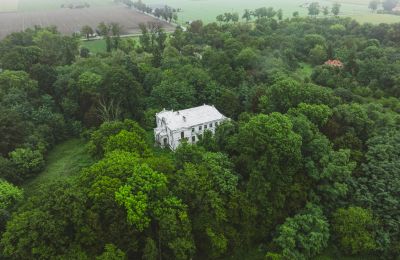 Charakterimmobilien, Palais im eklektischen Stil in eigenständiger Lage - 76 Hektar