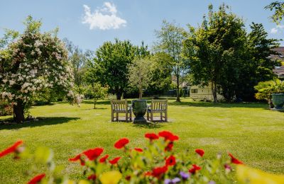 Schloss kaufen 79112 Opfingen, Baden-Württemberg, ...verzaubert mit Blütenpracht