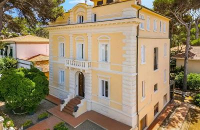 Historische Villa kaufen Castiglioncello, Toskana, Seitenansicht