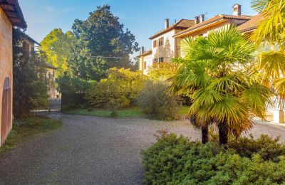 Historische Villa kaufen Miasino, Piemont, Innenhof