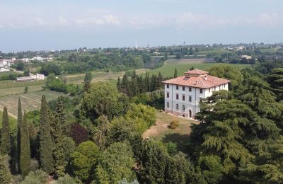 Historische Villa kaufen Italien, Drohnenfoto