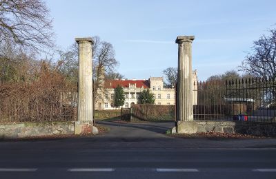 Schloss kaufen Gościeszyn, Pałac w Gościeszynie, Großpolen, Zufahrt