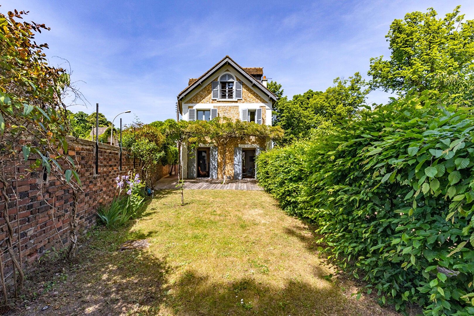 Fotos Historische Steinhaus in Meudon mit Blick auf Paris