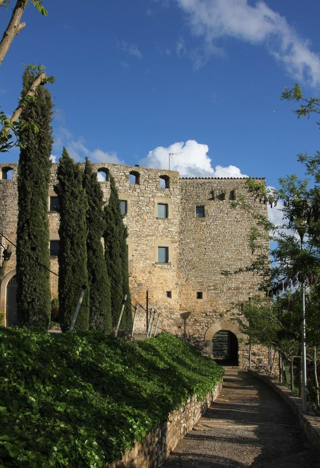 Fotos Restaurierte Burg im zentralen Katalonien