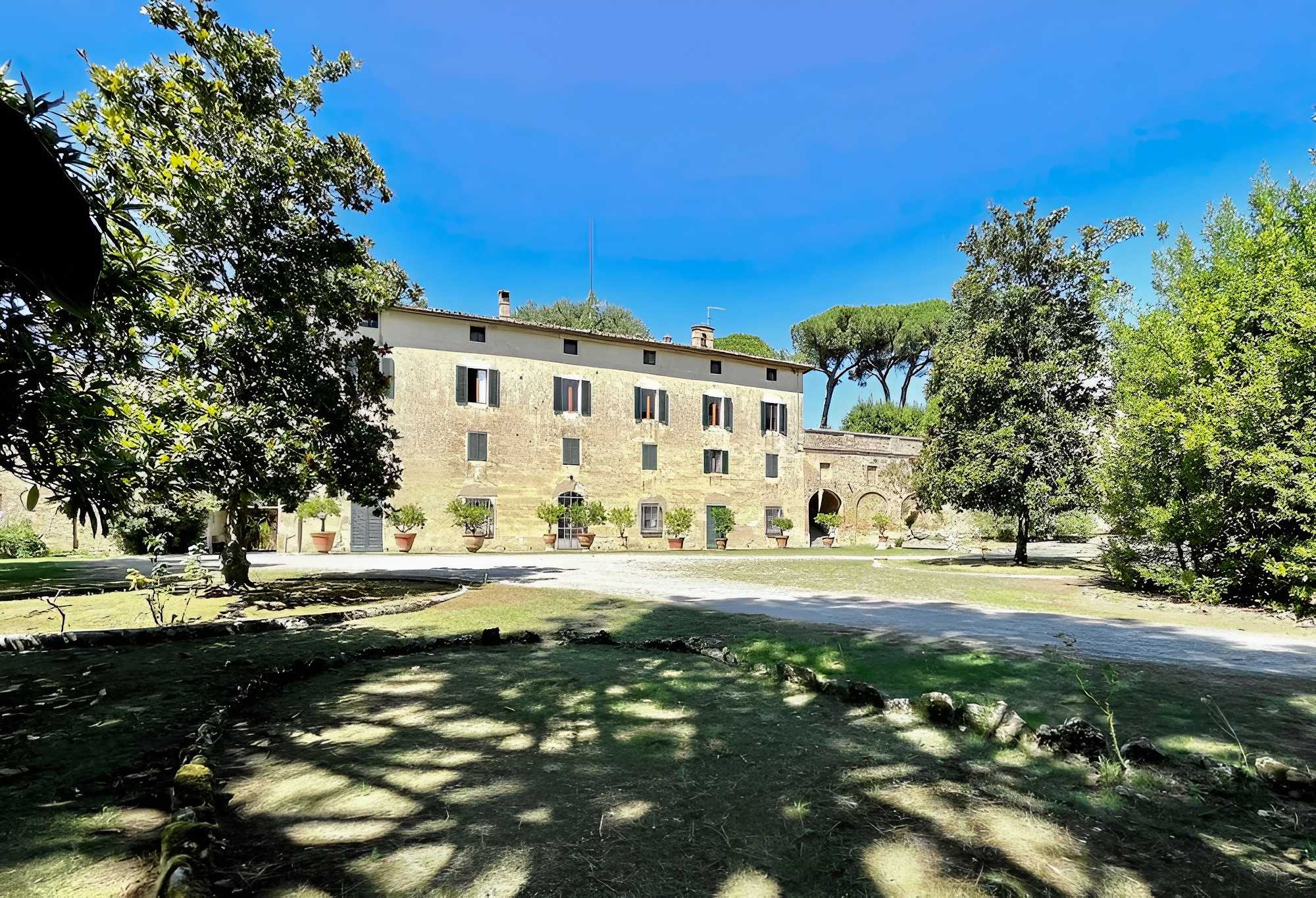 Fotos Herrschaftliche Toskana-Villa mit 40 Ha Land und Blick auf Siena