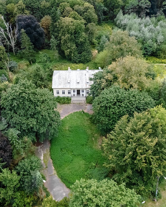 Altes Gutshaus in Umiastów (Metropolregion Warschau), Umiastów