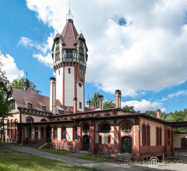 Beelitz Heilstätten: Saniertes Heizhaus mit Wasserturm, Beelitz-Heilstätten