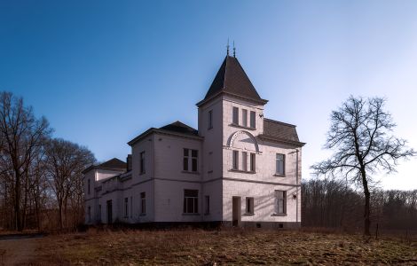 Rillaar, Wijnkasteel - Weingut im Winter: Sonnenuntergang