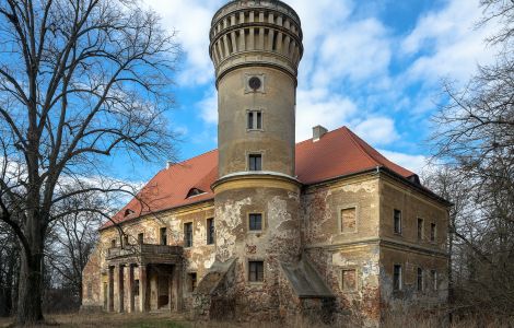  - Neues Dach für das Schloss in Osetno, Niederschlesien (2017)