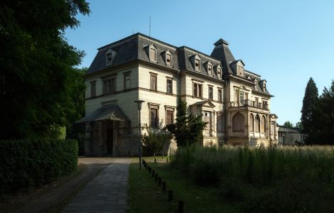 Tangerhütte, Altes Schloss - Altes Schloss in Tangerhütte im Juli 2010