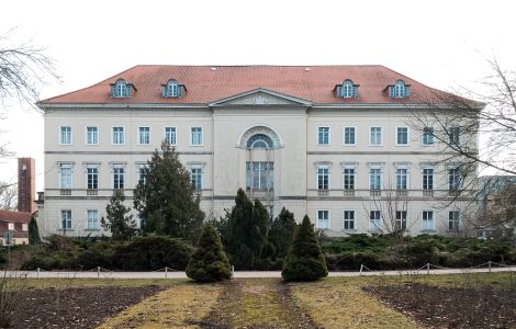 /pp/cc_by_sa/thumb-deutschland-sachsen-anhalt-neindorf-schloss.jpg