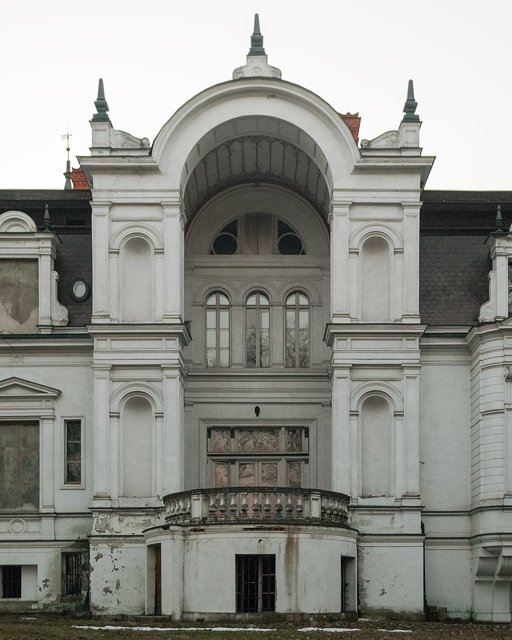 Schloss in Posadowo: Loggia an der Ostfassade